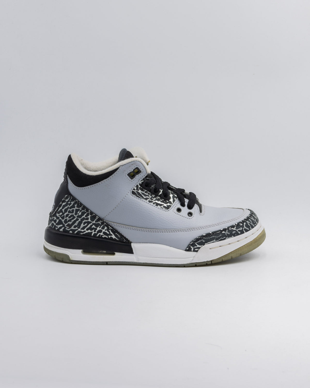 Air Jordan 3 Retro Wolf Grey