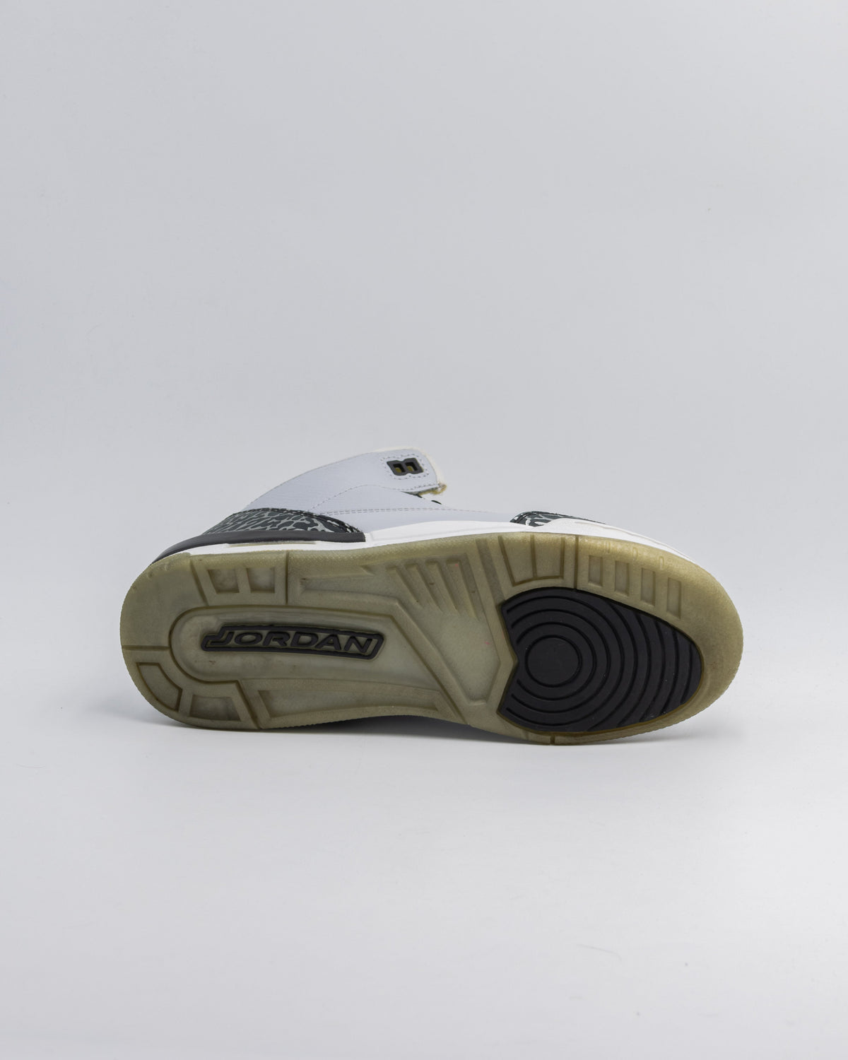 Air Jordan 3 Retro Wolf Grey