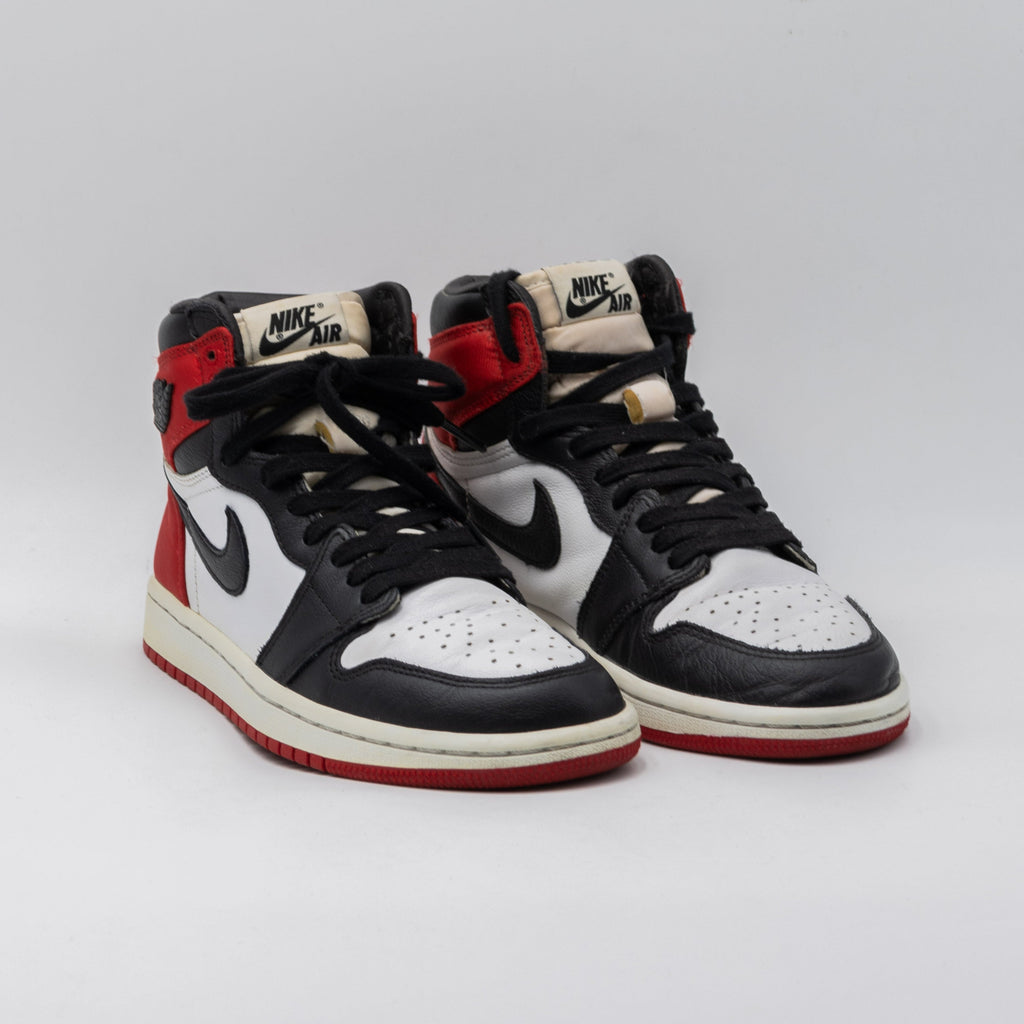 Air Jordan 1 Retro High Satin Black Toe