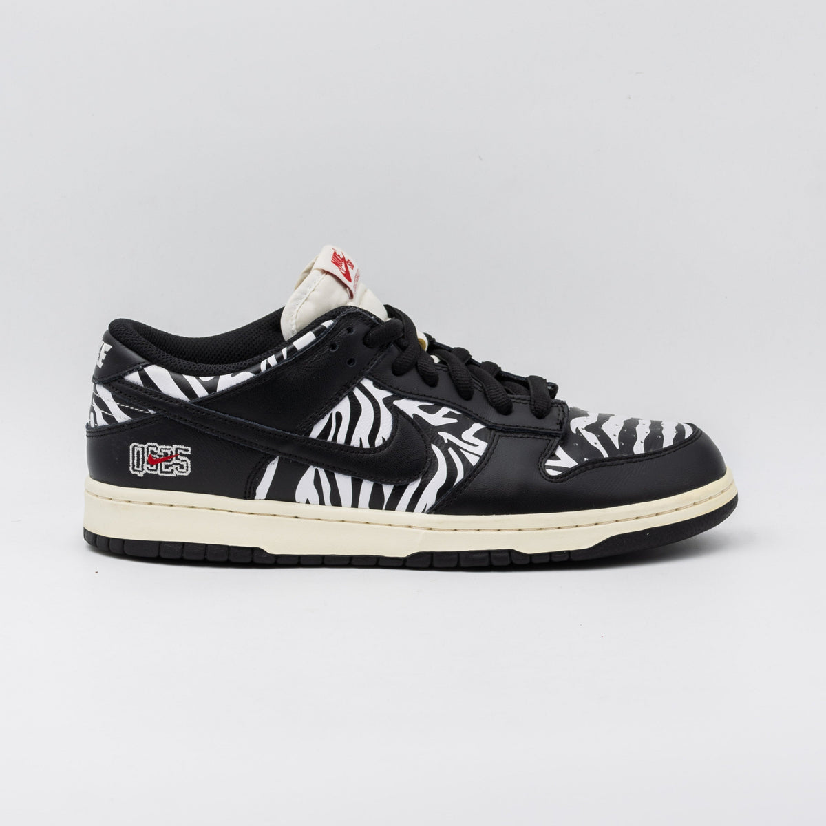 Nike Dunk SB Low OG QS Quartersnacks Zebra