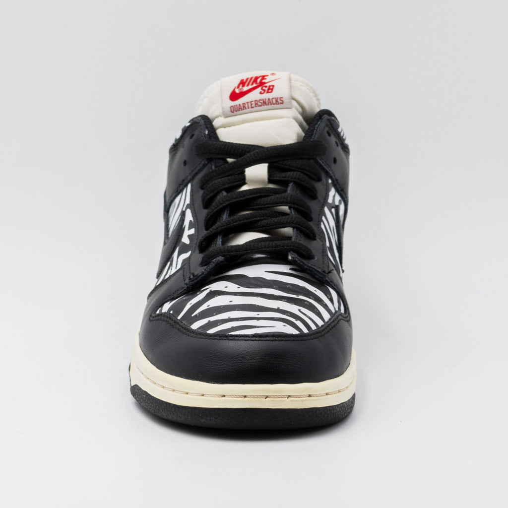 Nike Dunk SB Low OG QS Quartersnacks Zebra