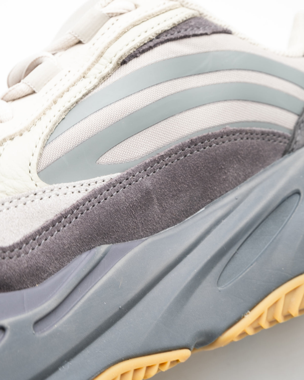 Adidas Yeezy Boost 700 V2 Tephra