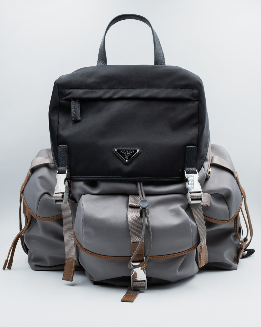 BACK PACK MULTIPLE POCKETS