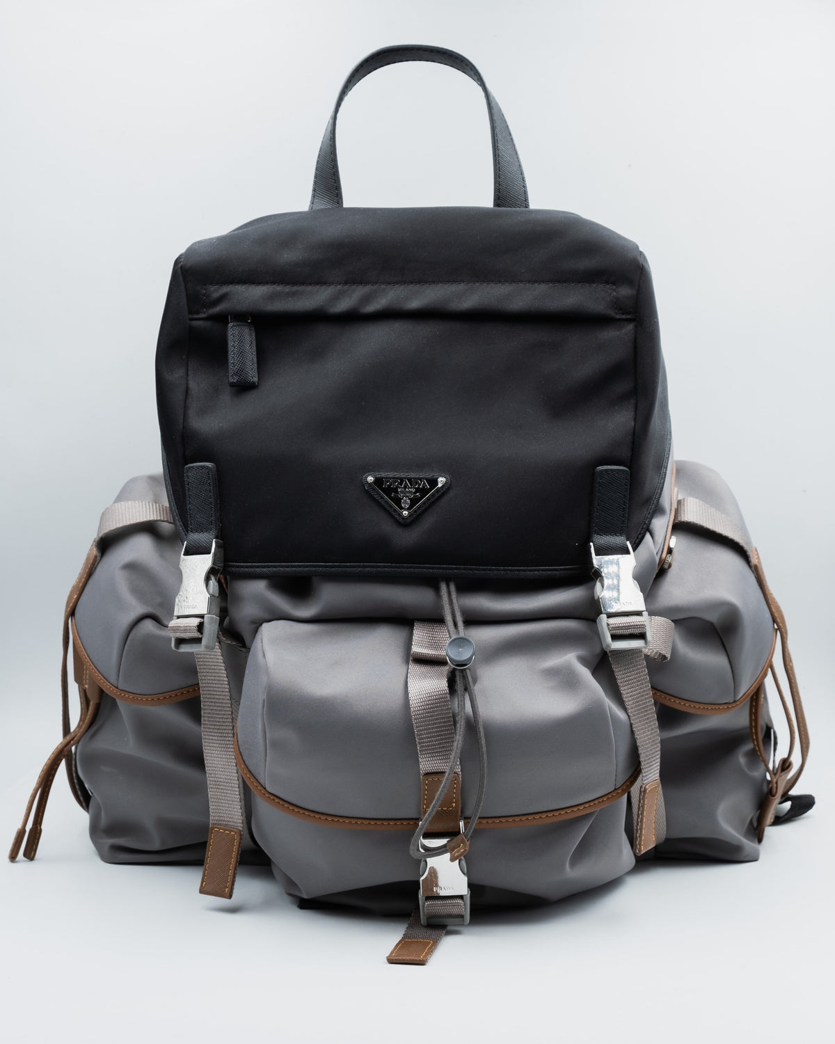 BACK PACK MULTIPLE POCKETS