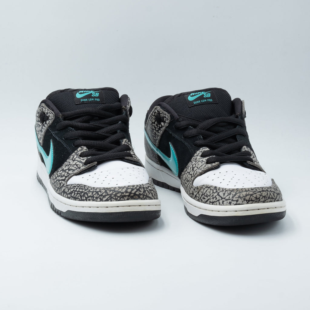 Nike Dunk SB Low atmos Elephant