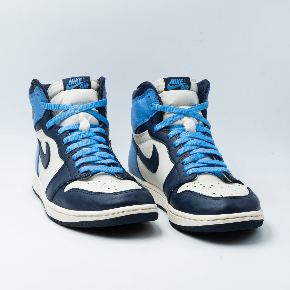 Air Jordan 1 Retro High Obsidian UNC