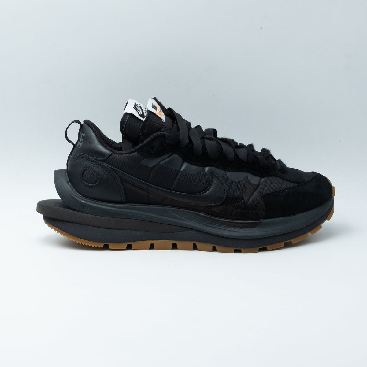 Nike Vaporwaffle sacai Black Gum