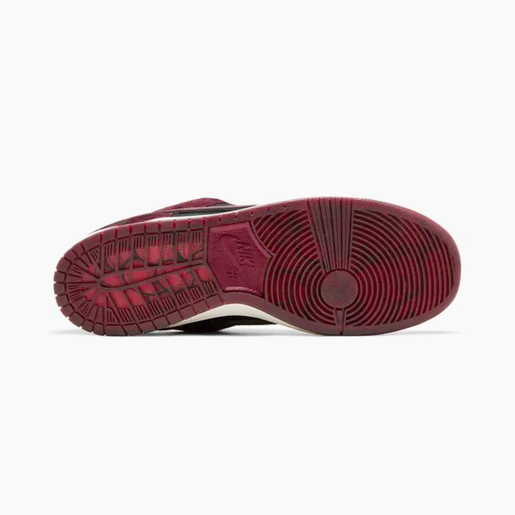 Nike SB Dunk Low Riot Skateshop
