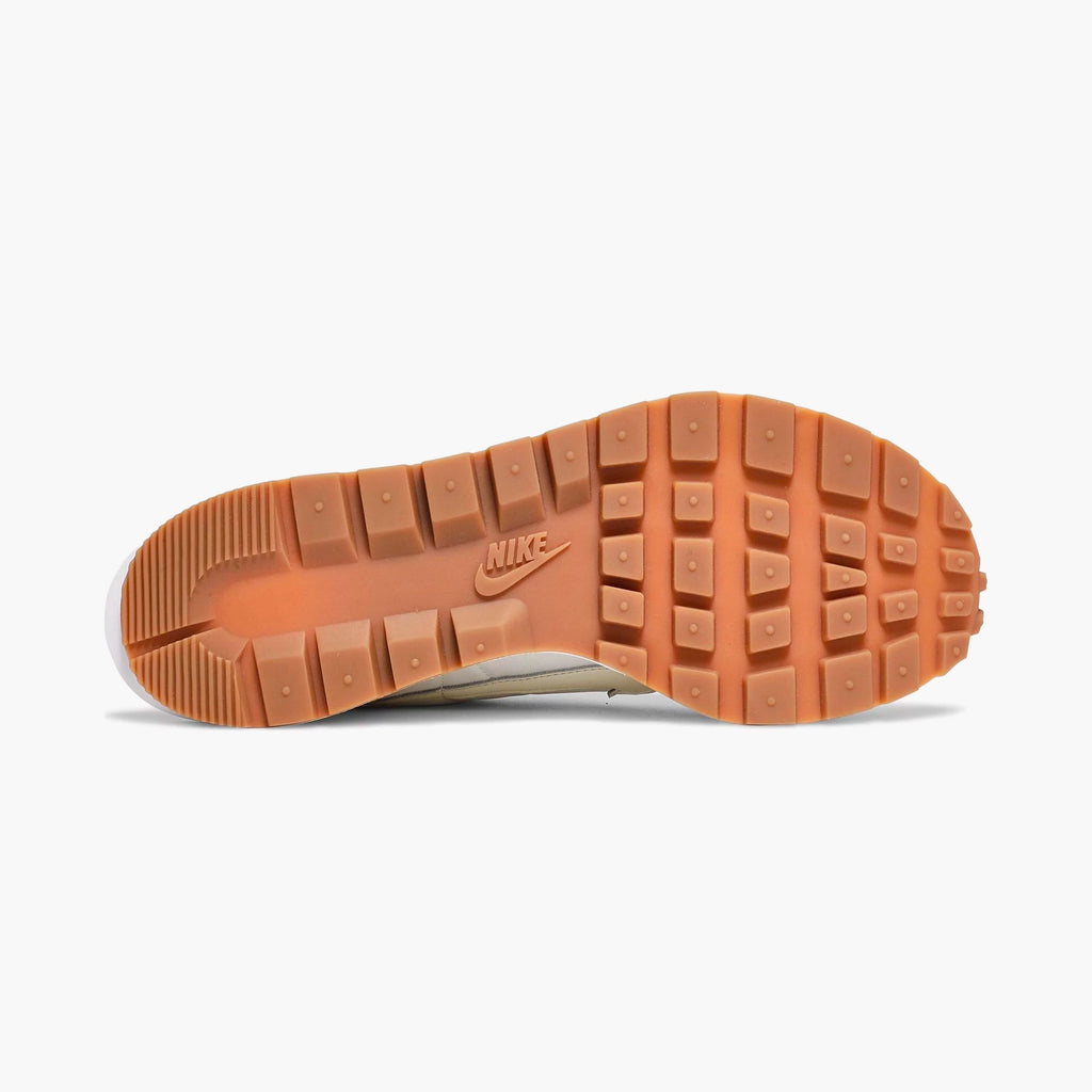 Nike Vaporwaffle sacai Sail Gum