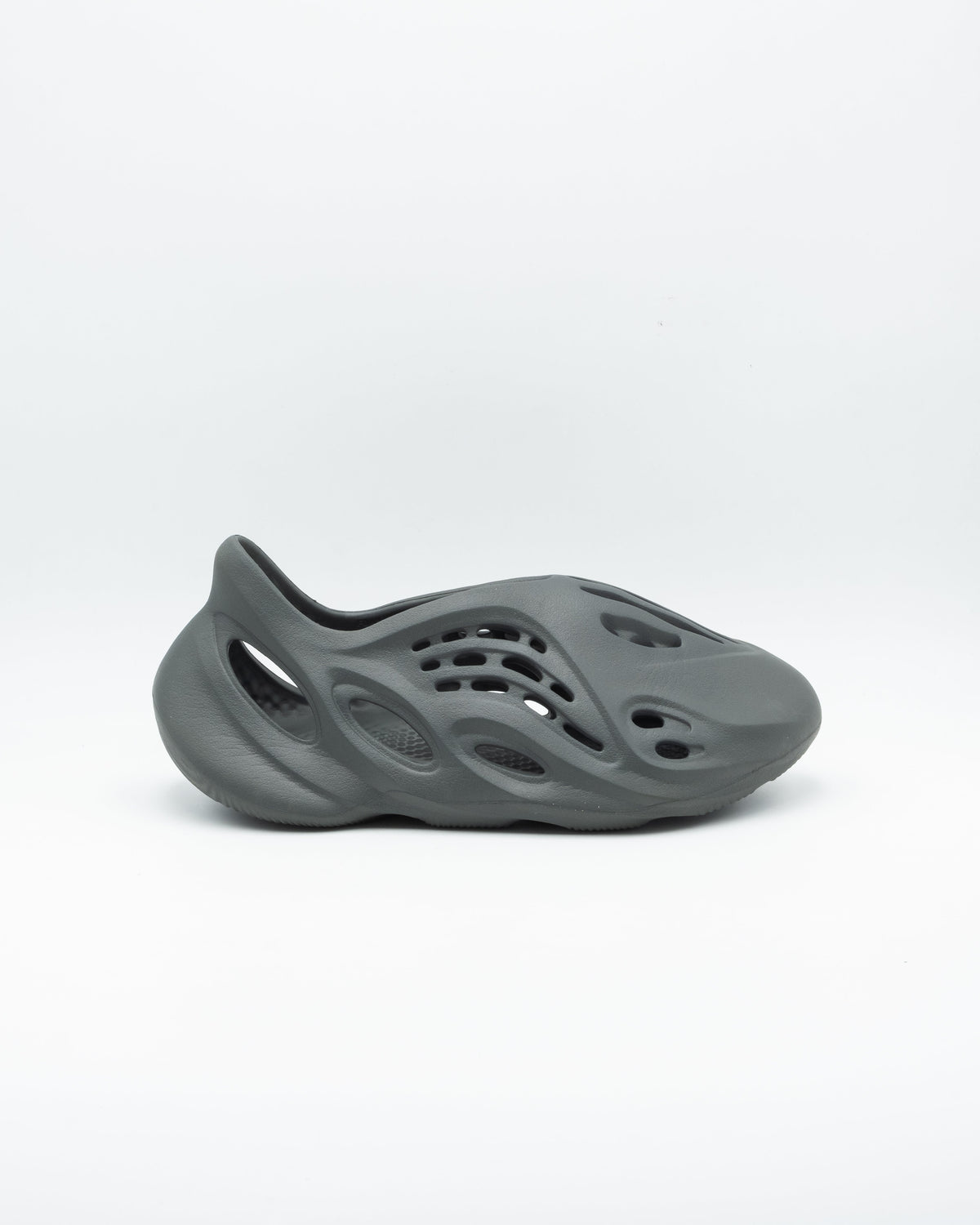 Yeezy Foam RNR Carbon