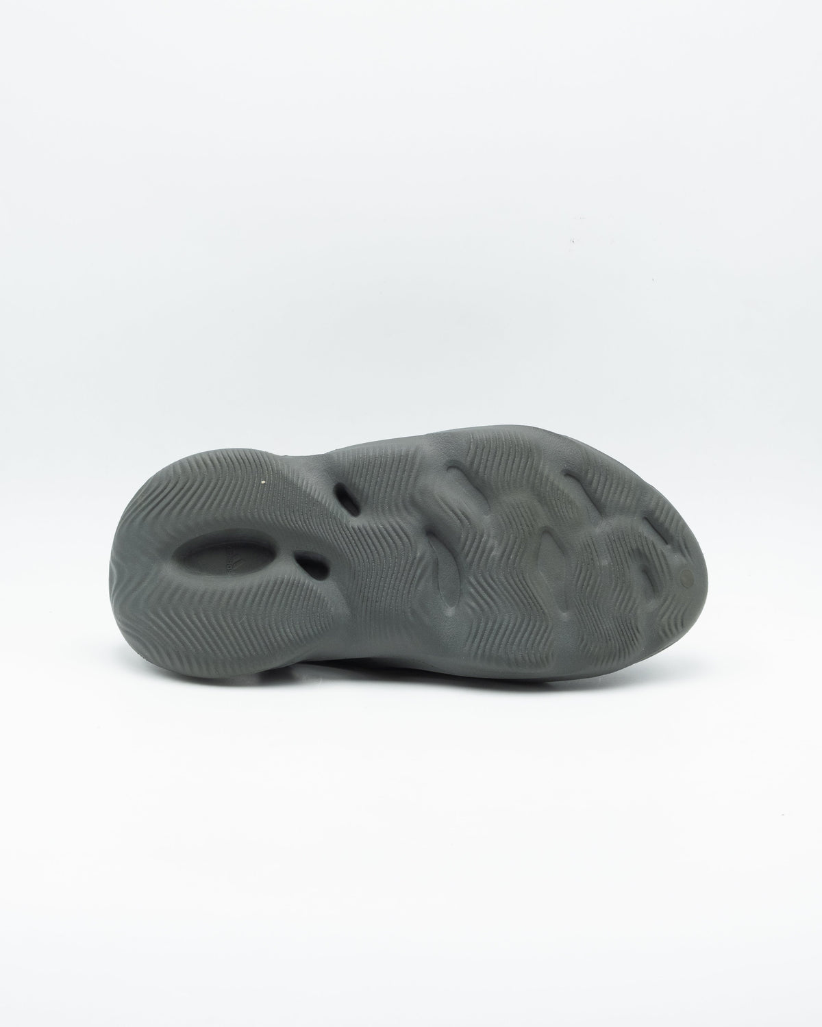 Yeezy Foam RNR Carbon
