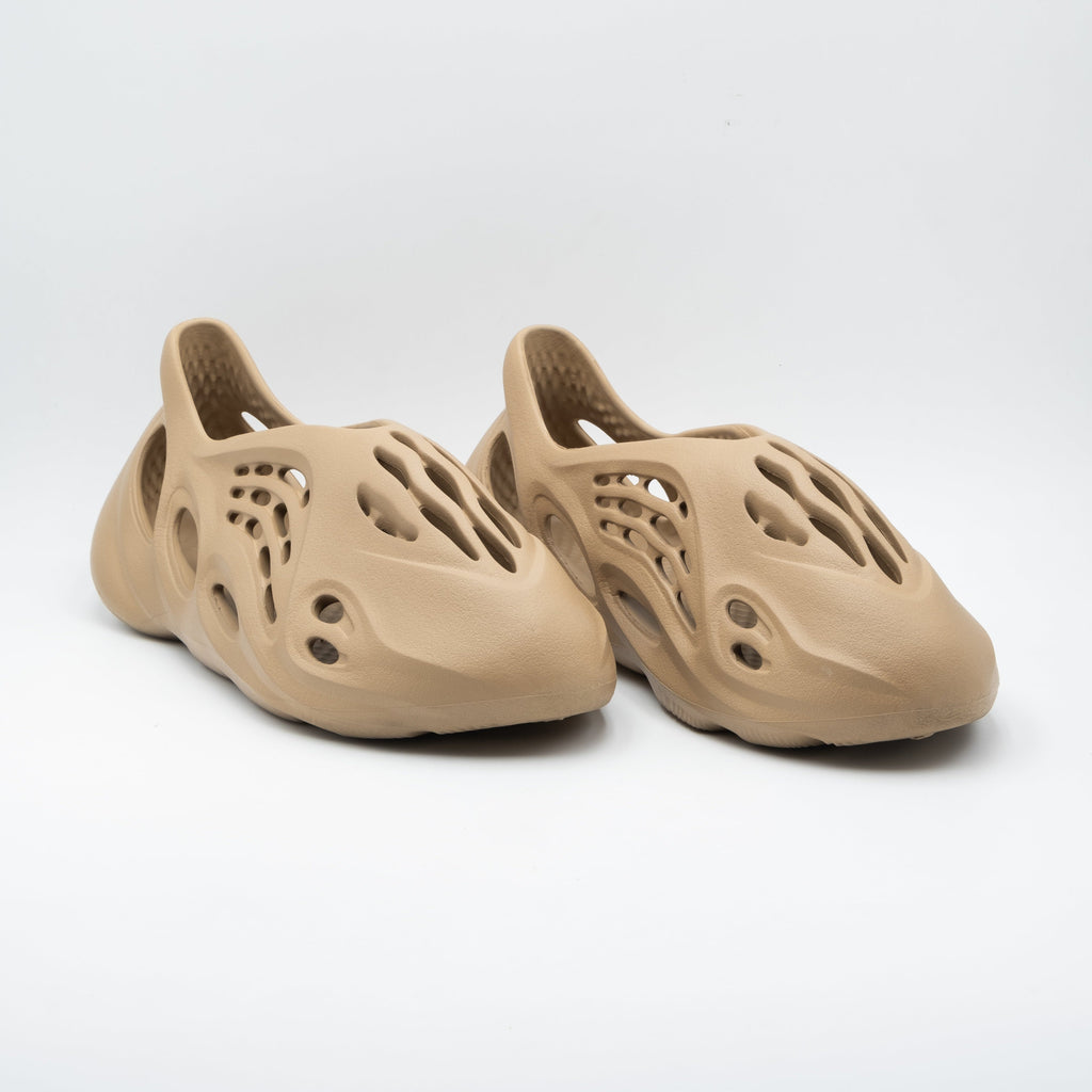 Adidas Yeezy Foam RNR Clay Taupe