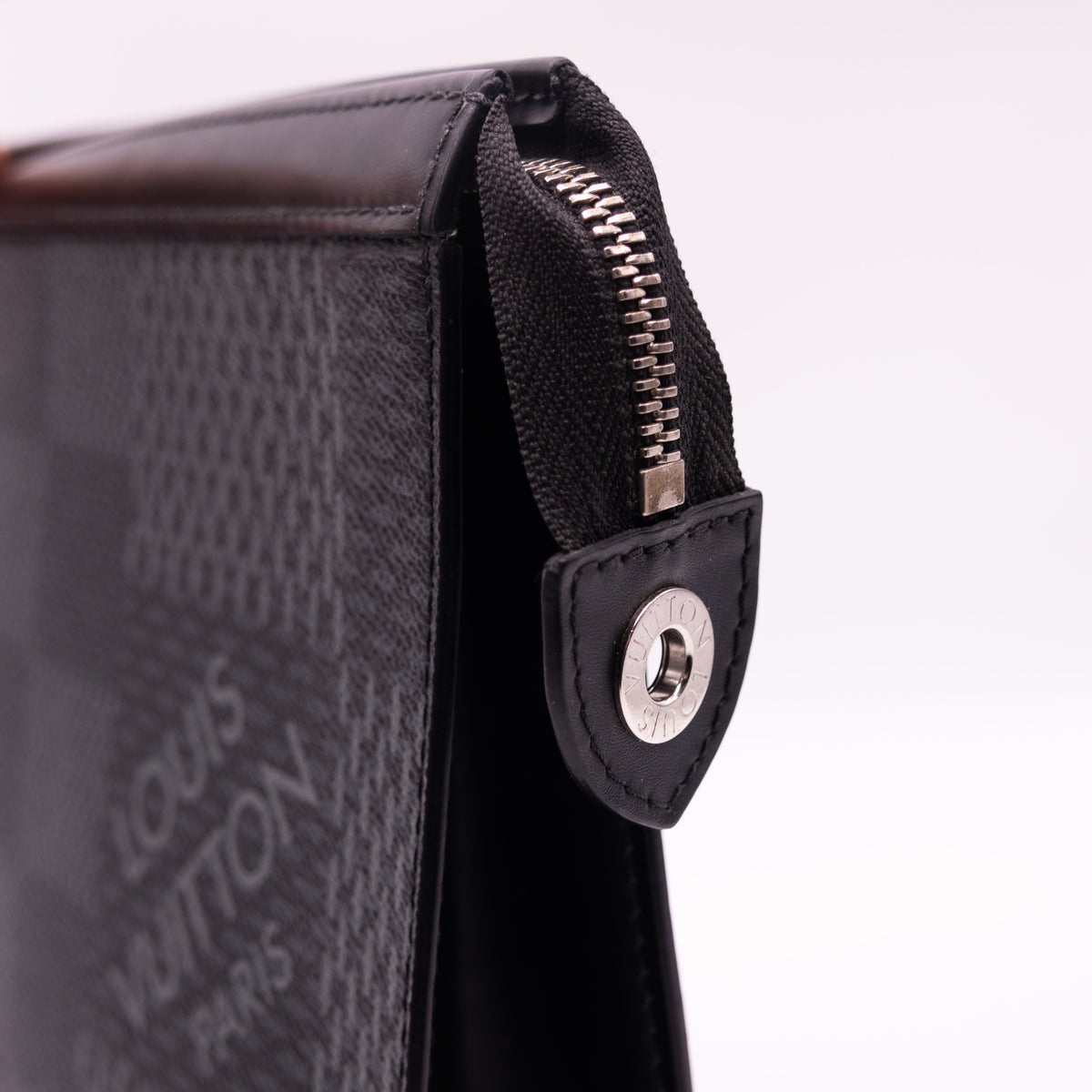 Louis Vuitton Pochette Damier Noir