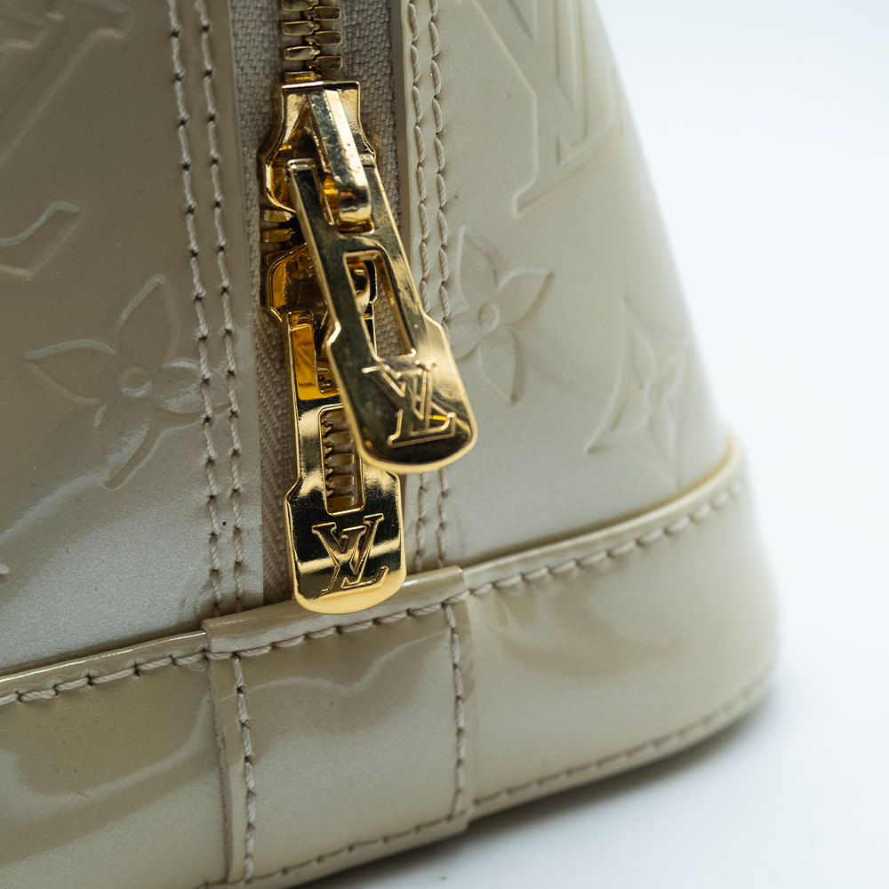 Louis Vuitton Sac à main Alma PM Vernis Beige