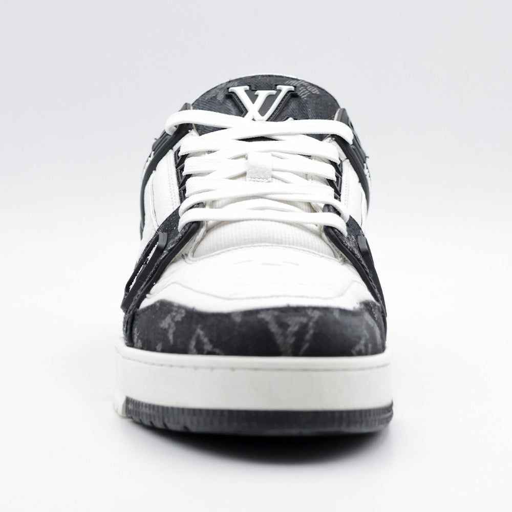 Louis Vuitton Trainer White Black White