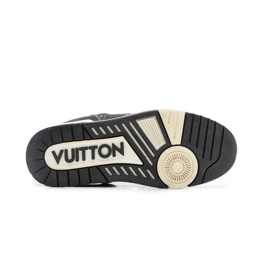 Louis Vuitton Trainer White Black White