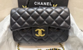 Sac bandoulière Chanel VIP matelassé anse métal doré